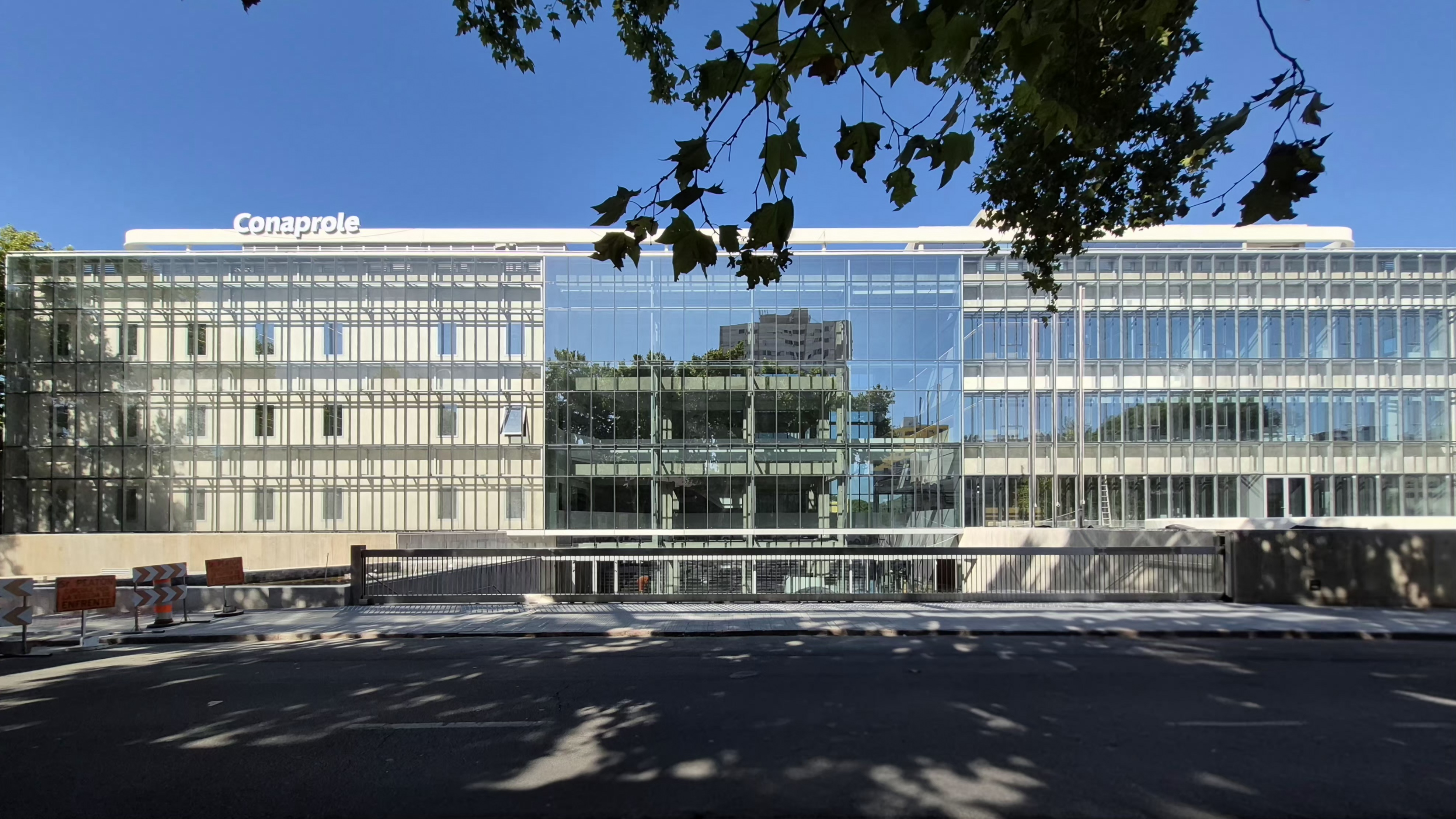 Sede central de Conaprole – Edificio de oficinas